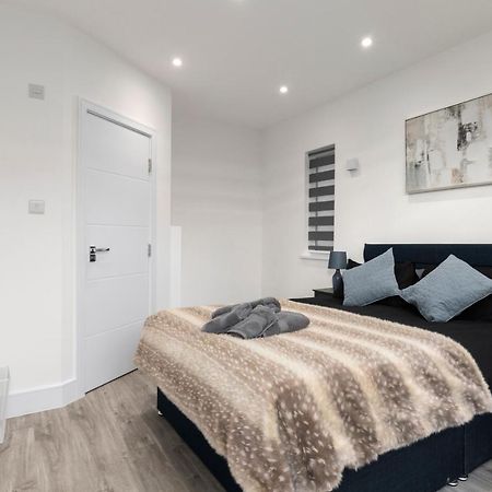 The Hyde Star London Vivian Avenue 3-Bed Oasis With Garden 아파트 외부 사진